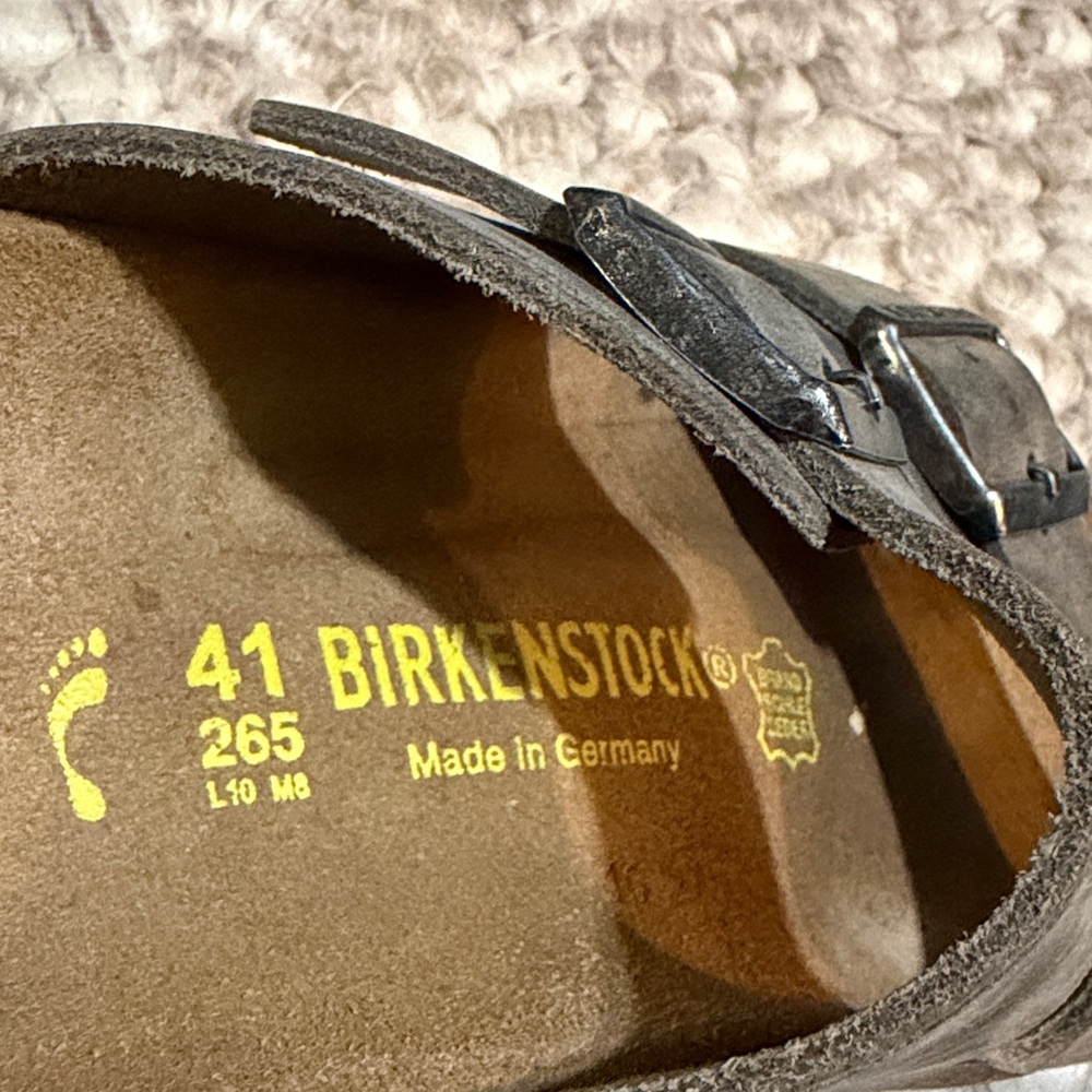 Birkenstock Dark Brown Double Buckle Arizona Sandals
Size-  Women’s 10/Men’s 8 - Picture 10 of 10
